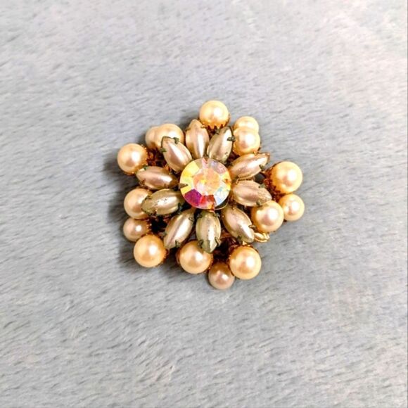 Vintage 50's Faux Pearl w/ AB Crystal Accent Brooche - Picture 2 of 6